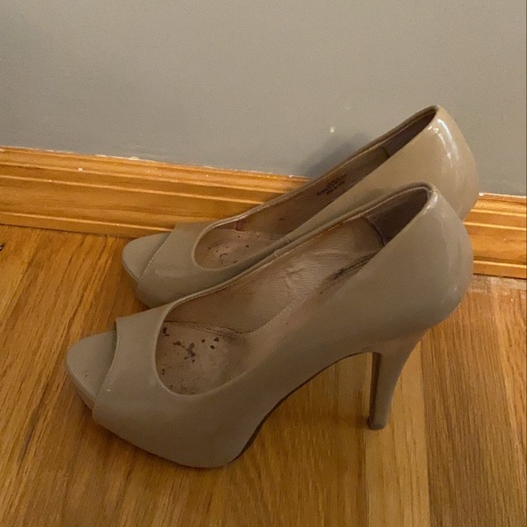 Chinese laundry nude heels - Picture 2 of 2